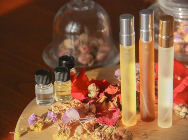 Composez votre eau de parfum avec Sandrine