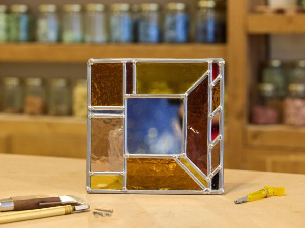 Créez votre miroir en vitrail au plomb avec Marion avec Marion à Paris
