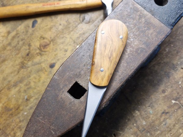 Fabriquez votre couteau à huîtres sur une journée avec Alexandre avec Alexandre à Maransin
