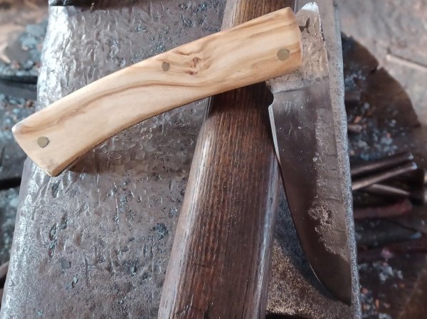 Atelier de coutellerie en Lozère
