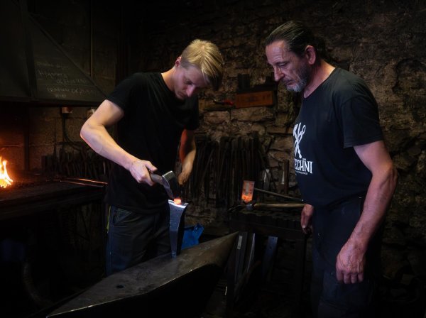 Initiez-vous à la coutellerie artisanale sur une journée aux côtés de Thierry avec Thierry à Rosheim