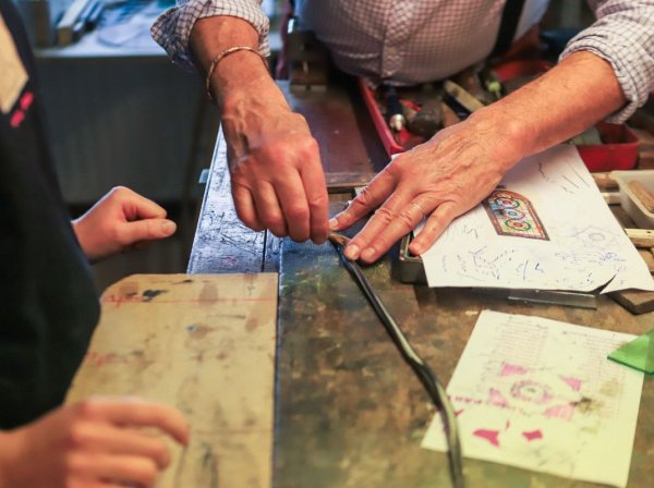 Atelier de vitrail dans le Pas-de-Calais