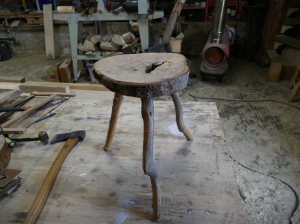 Réalisez votre tabouret en bois d'inspiration viking en duo avec Jiri à Vassieux-en-Vercors