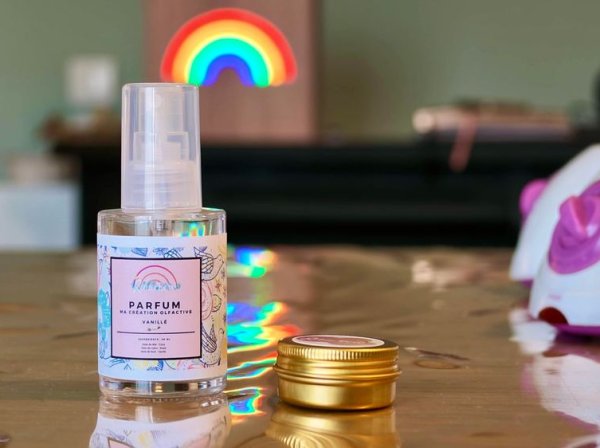 Composez un parfum solide et un parfum liquide avec Hélène avec Hélène à Caen