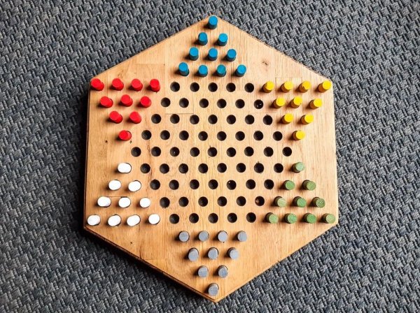 Fabriquez votre jeu de plateau en bois avec Quentin avec Quentin à Saint-Lothain