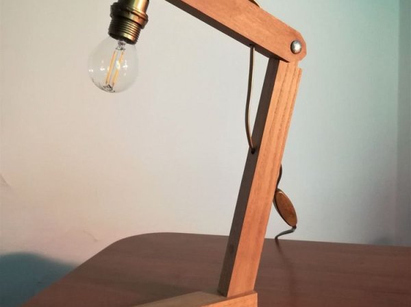Réalisez une lampe design en bois avec Lionel à Chevreuse