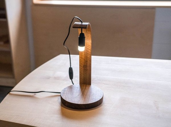 Réalisez votre lampe de chevet en cintrage vapeur avec David avec David à Fontenilles