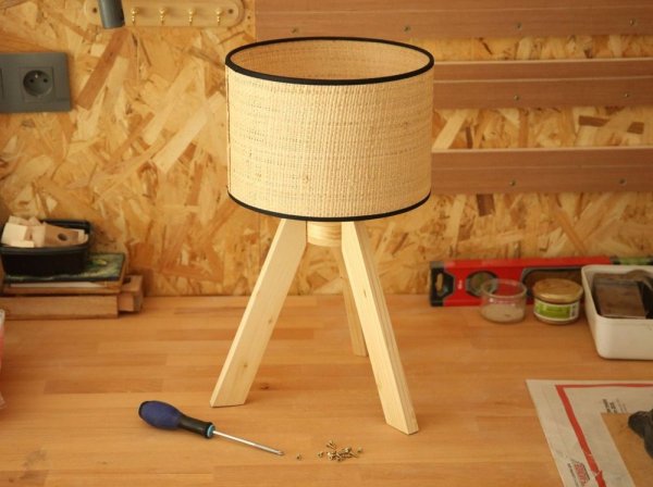Réalisez votre lampe scandinave avec Béatrice à Saint-Paul-Trois-Châteaux